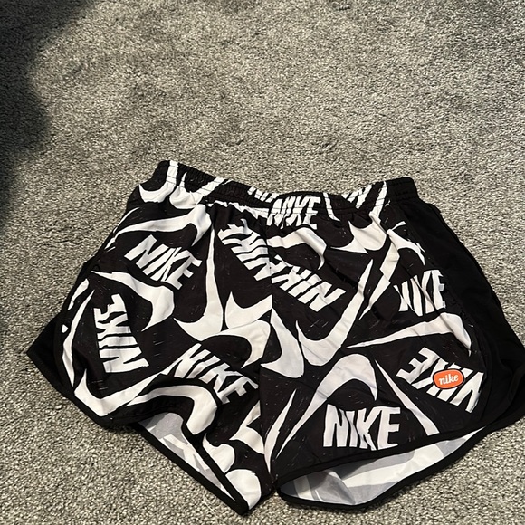 nike shorts xs. - Picture 1 of 2
